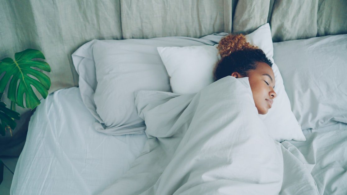 Optimize Your Sleep Environment to Stop Night Sweats - habits to reduce perimenopause hot flashes