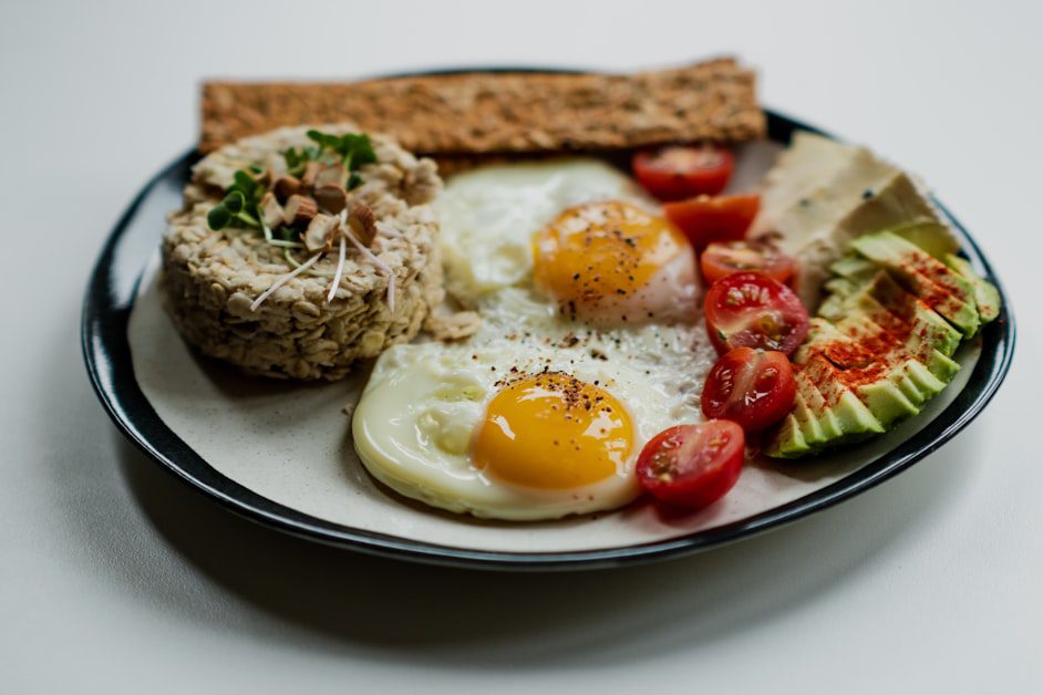 A High-Protein Breakfast for Cognitive Fuel - daily habits to reduce brain fog naturally