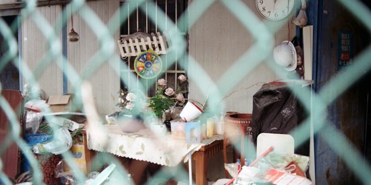 how clutter affects mental health - How Clutter Affects Mental Health: A Science-Backed Guide for Women