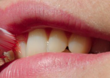 Proper flossing technique - dental health tips