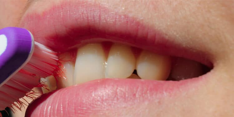 Proper flossing technique - dental health tips