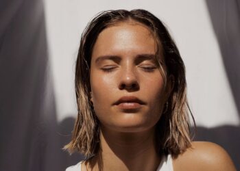 glowing skin - 3 Secrets to Naturally Glowing and Healthy Skin