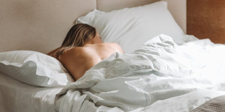 how to ease lower back pain in bed - 5 Tips For Relieving Lower Back Pain While Sleepin