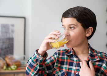 juice as bad as soda kids - Think Giving Your Kids Juice is Better Than Soda?