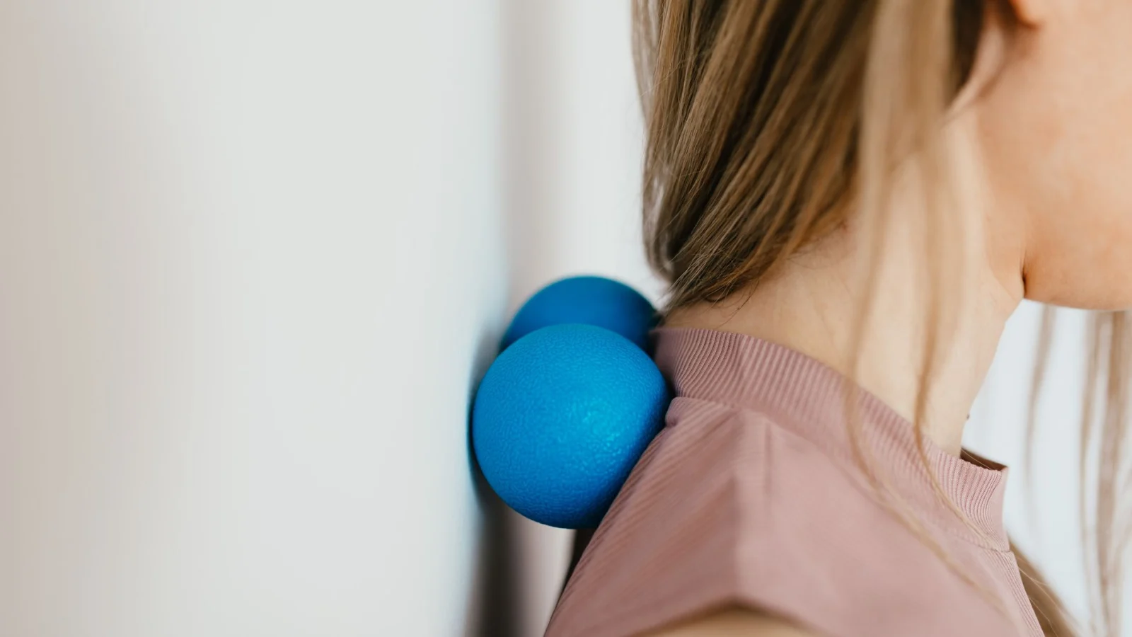 Neck and Upper Trap Release: 2 Minutes - morning stretches for desk workers