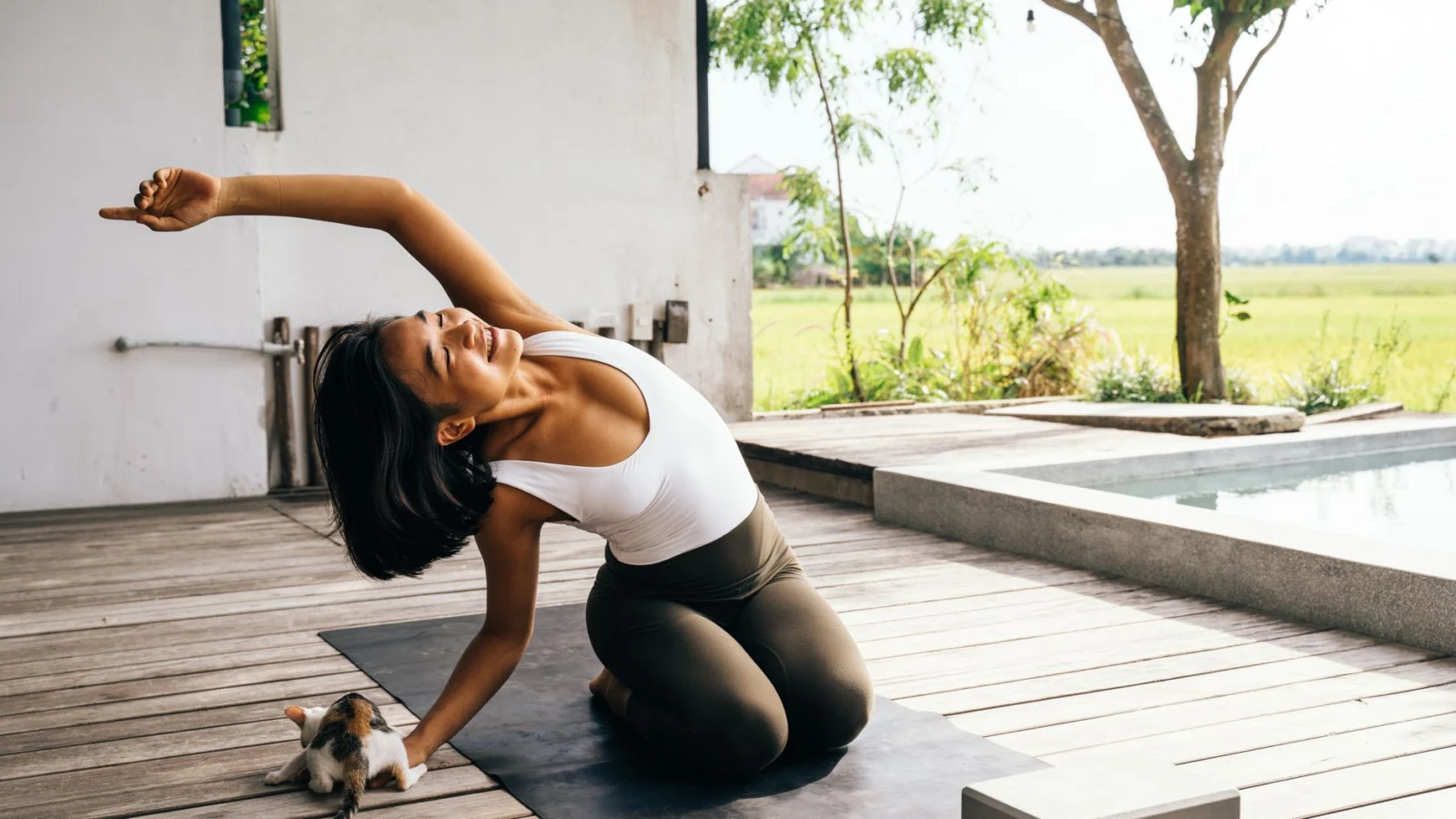 Hip Flexor Stretch: The Single Most Important Move - morning stretches for desk workers