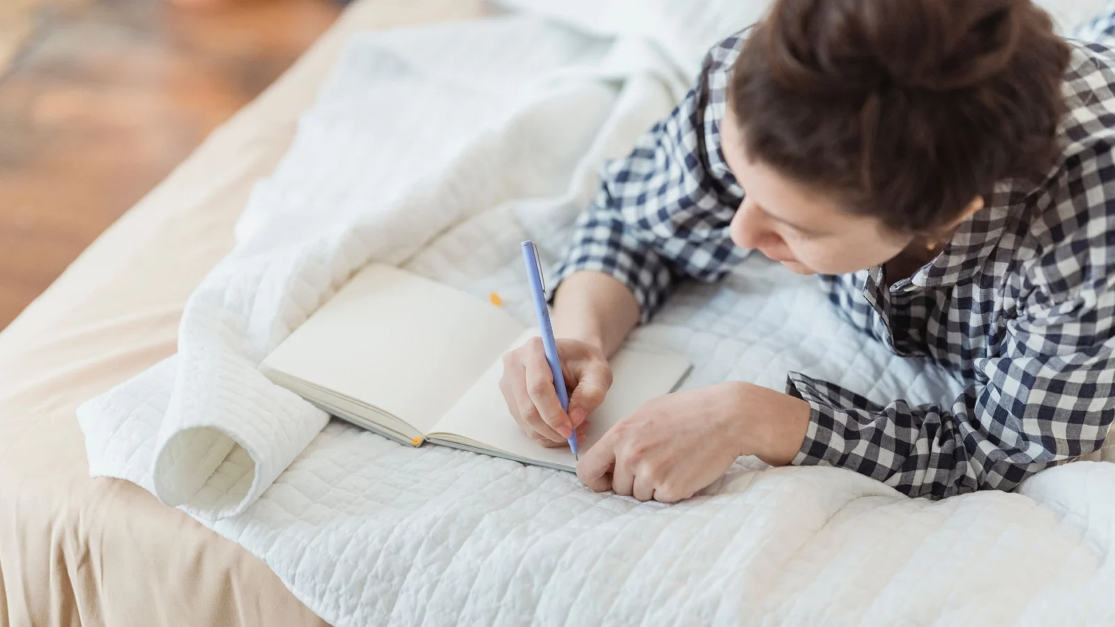 Anxiety Journal Prompts for Hormonal Anxiety in Women-anxiety journal prompts for women