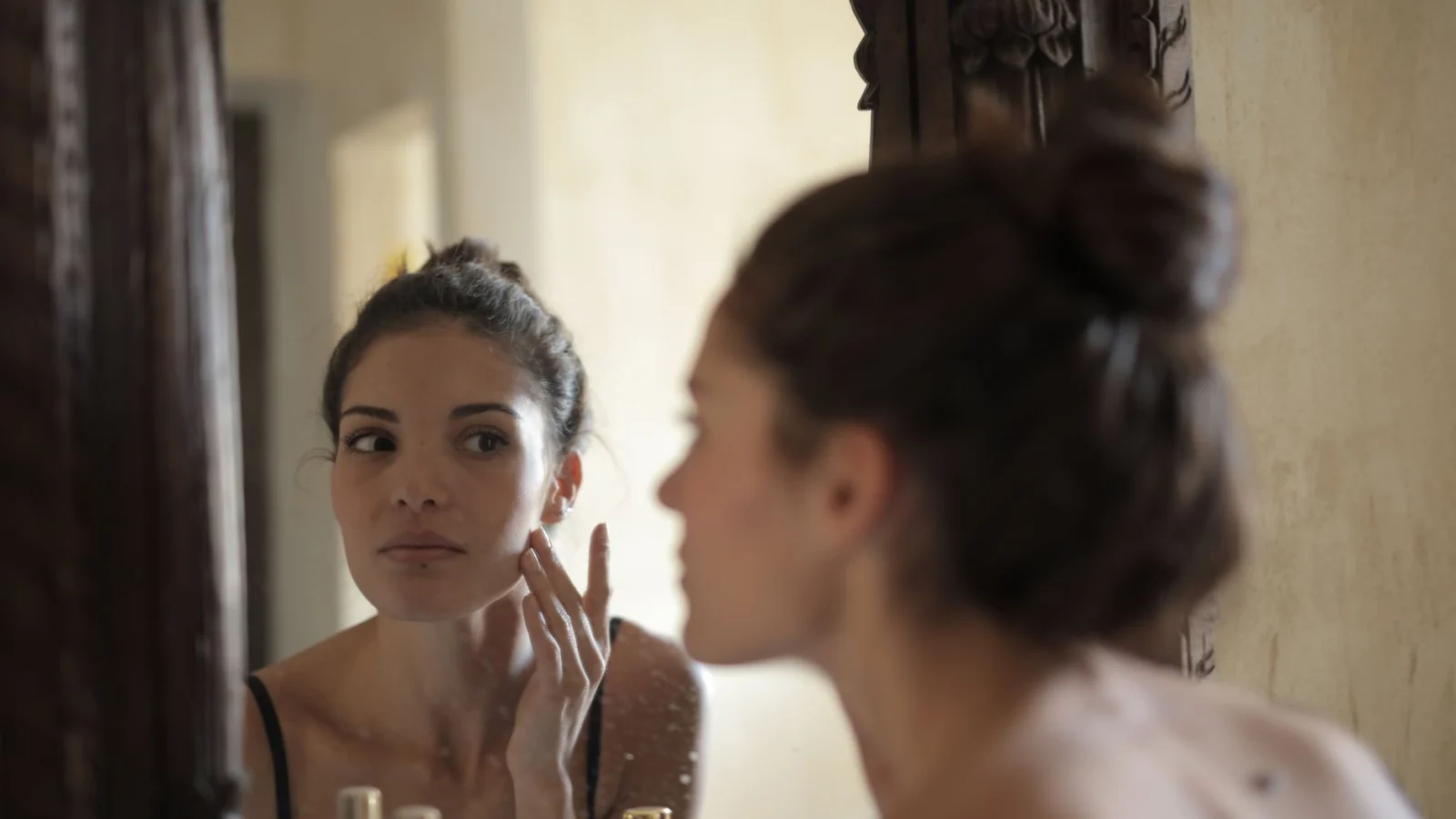 Signs Your Skin Barrier Is Damaged - ceramide barrier repair morning routine