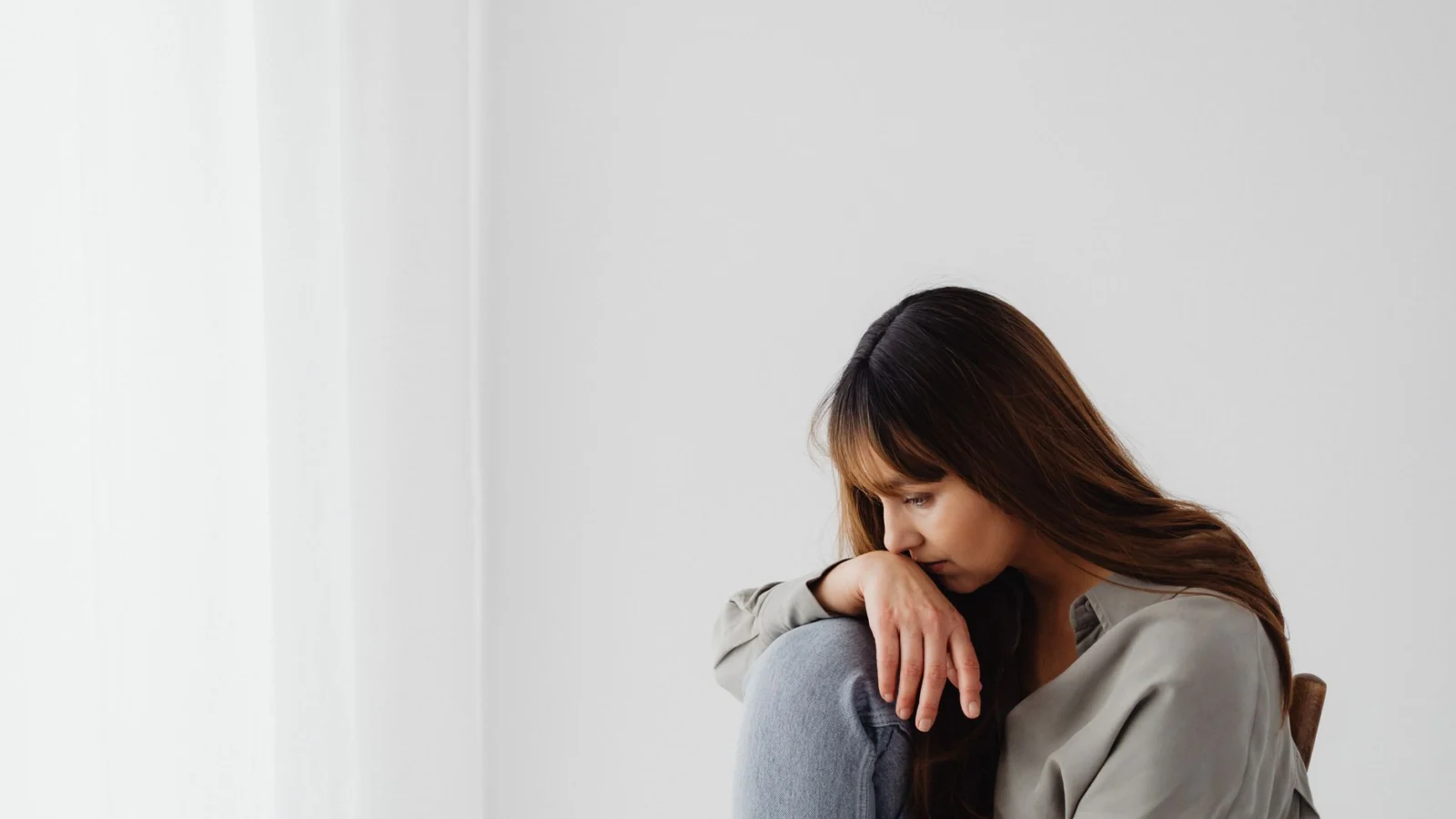 The Six Childhood Wounds and How They Show Up in Women - how to heal your inner child as a woman