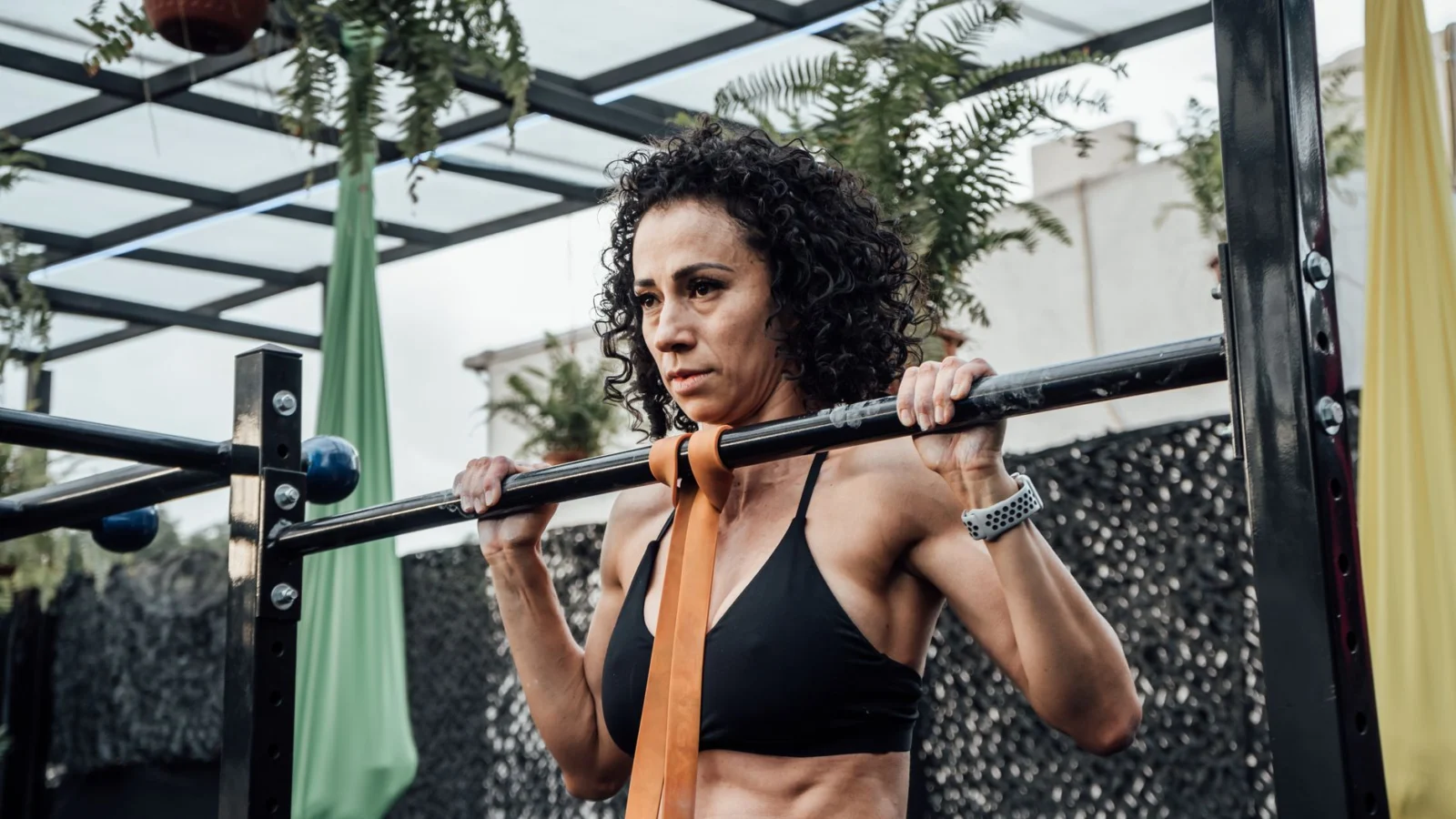 The Pull-to-Push Ratio: Why It Matters for Women - upper body workout for women at gym