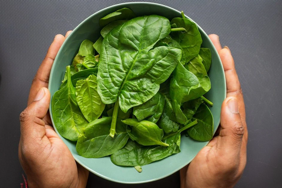 The Spinach Problem Almost Every Food List Gets Wrong - iron rich foods for heavy periods