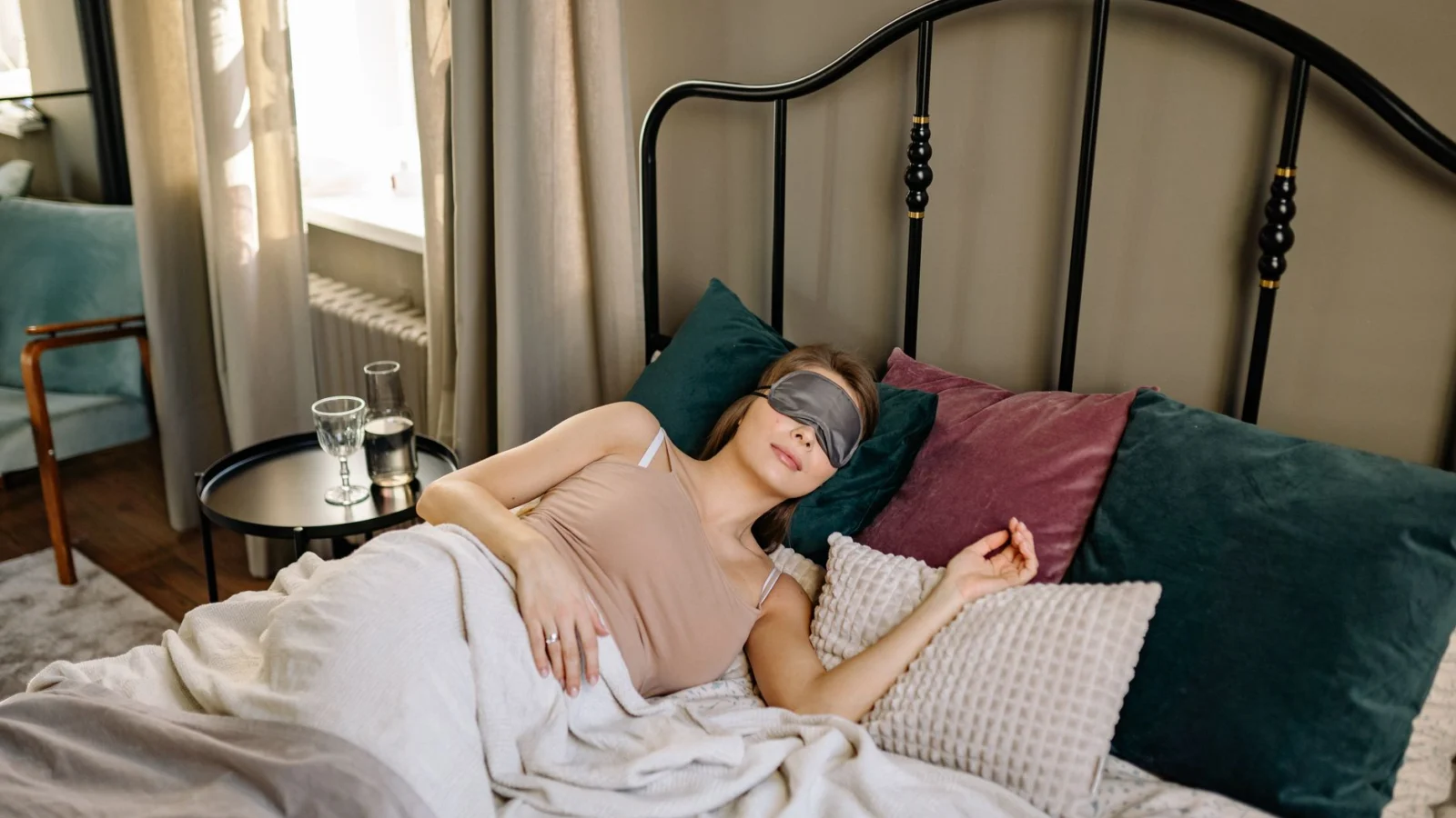 Two Strategies: Staying Nocturnal vs. Anchor Sleep - night shift sleep schedule