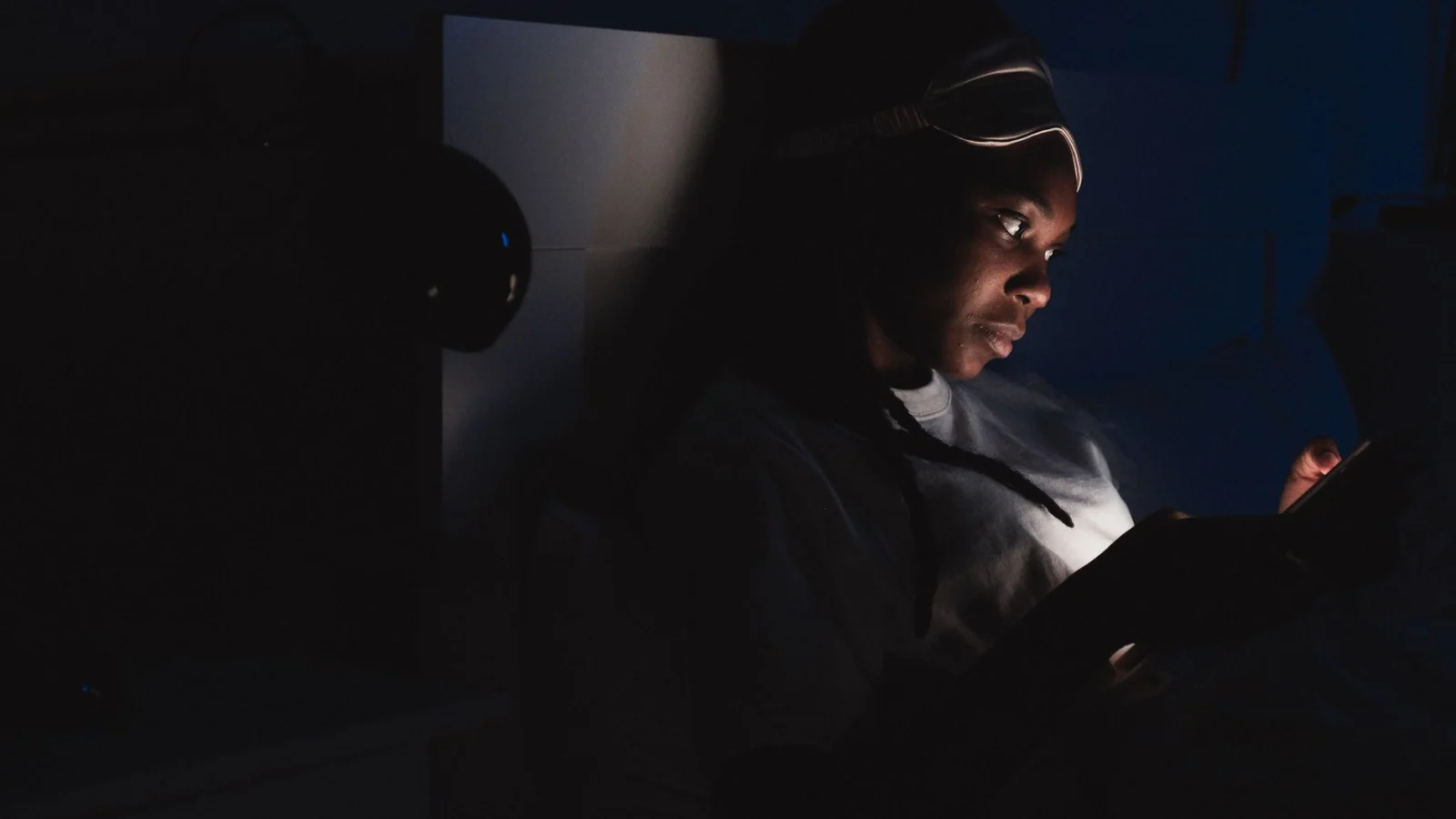 Should You Sleep Right After Your Shift or Wait? - night shift sleep schedule